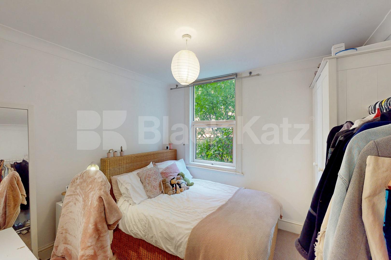 Spacious garden flat on bordering Clapham and Brixton. Ashmere Grove, Clapham / Brixton